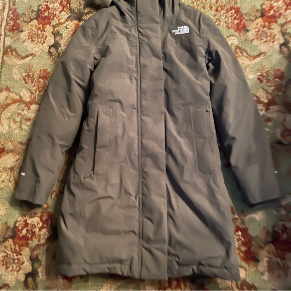 The North Face Women's Arctic Parka - NWT Taupe Green - Picture 9 of 9